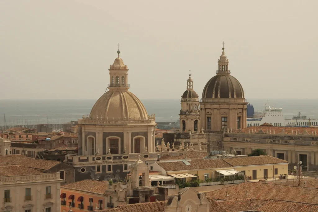 Nell'immagine la città di Catania